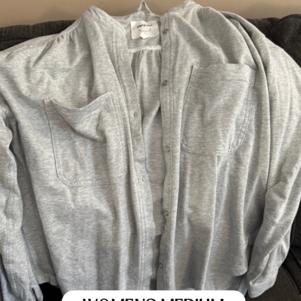 Aeire Button Down